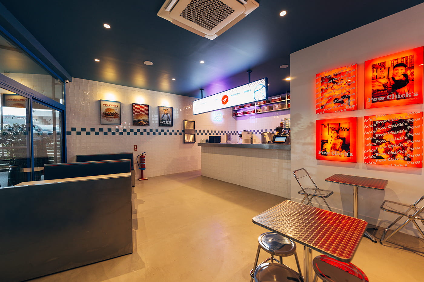 Pow Chick's Estoril interior view