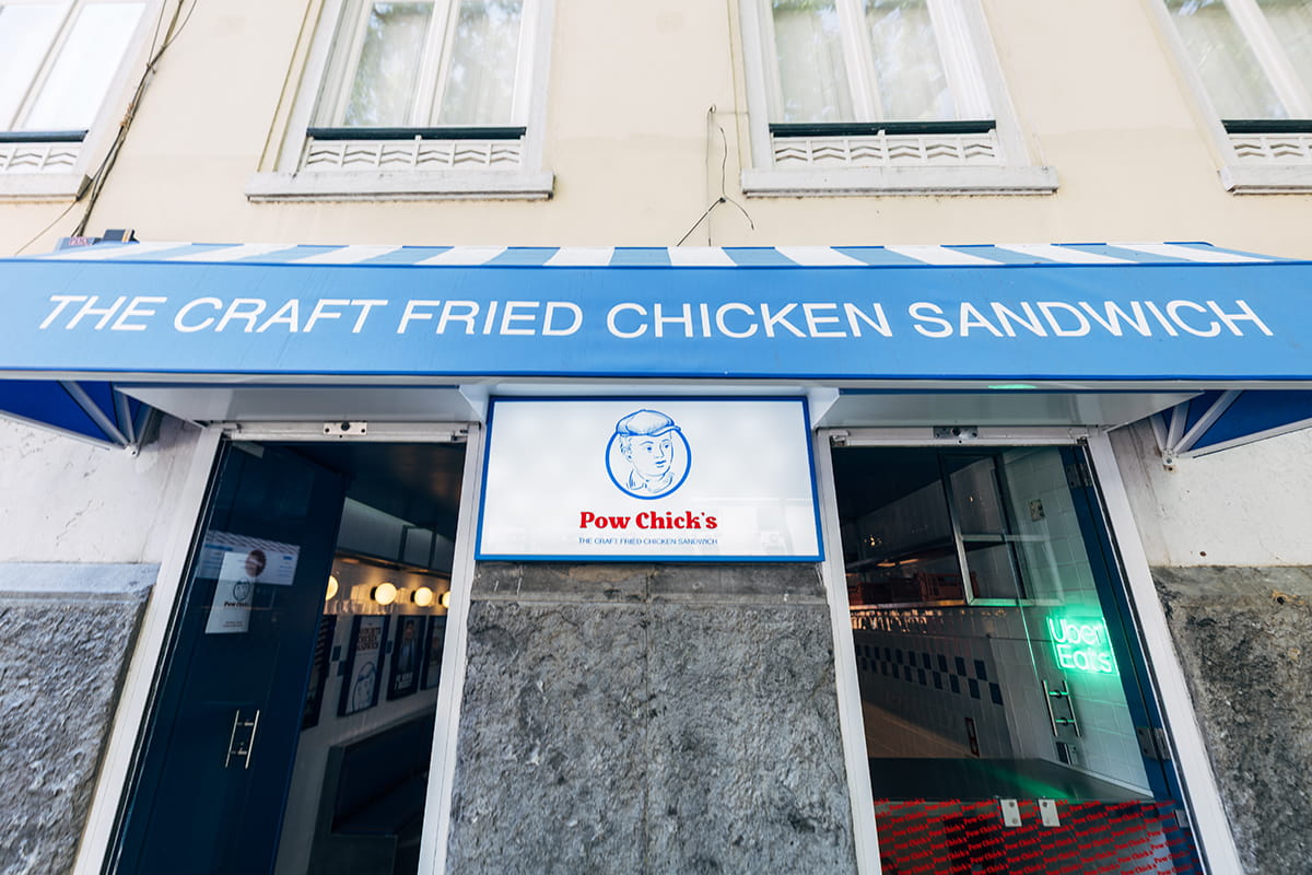 Fachada do restaurante Pow Chick’s